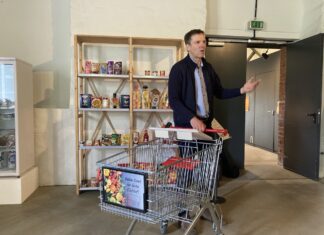 Prof. Dr. Ulrich Enneking von der Hochschule Osnabrück nutzt die gewonnen Daten für die Forschung. / Foto: Schulte