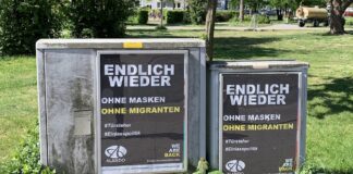 Rund 250 bis 300 Plakate dieser Art hängen im gesamten Stadtgebiet / Foto: Stanehl