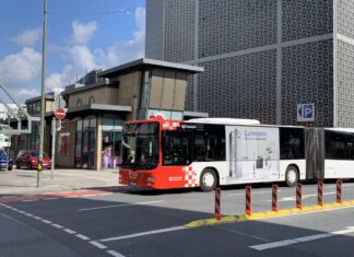 (Symbolbild) Bus am Neumarkt