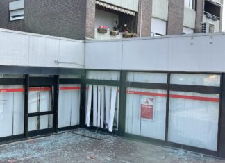 Nach ersten Einschätzungen ist das Gebäude nicht einsturzgefährdet. / Foto: Pohlmann