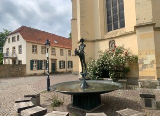 Steckenpferdreiter-Brunnen