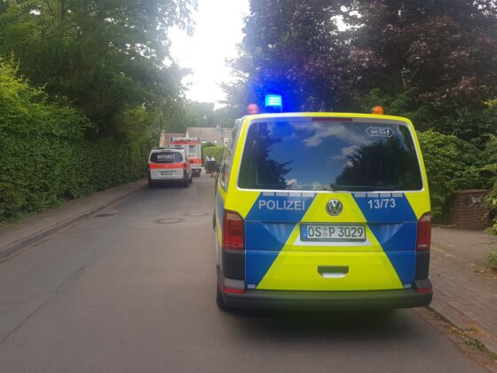 Schwer verletzt: Transporter erfasst Radfahrerin an Kreuzung in Sutthausen