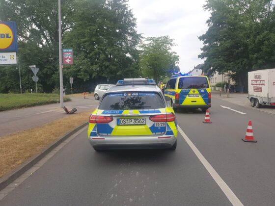 Schwer verletzt: Radfahrer und PKW kollidieren in Osnabrück-Dodesheide
