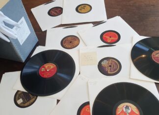 Die Schallplattensammlung von Erich Maria Remarque ist der Ausstellung im Erich Maria Remarque-Friedenszentrum Osnabrück hinzugefügt worden. / Foto: Groenewold