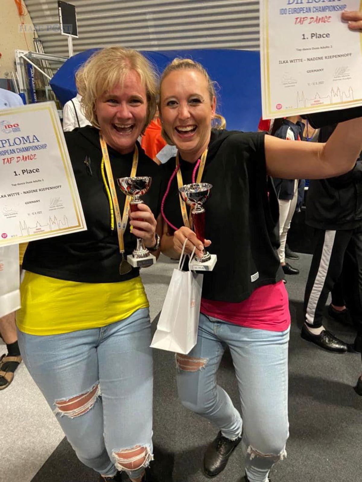 Ilka Witte und Nadine Riepenhof holten bei der Europameisterschaft den ersten Platz in der Kategorie Adult 2. / Foto: Albrecht
