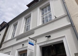 Noch wird umgebaut: Schon bald möchte die Sievert Stiftung für Wissenschaft und Kultur in die Hausnummer 27 ziehen. / Foto: Schulte