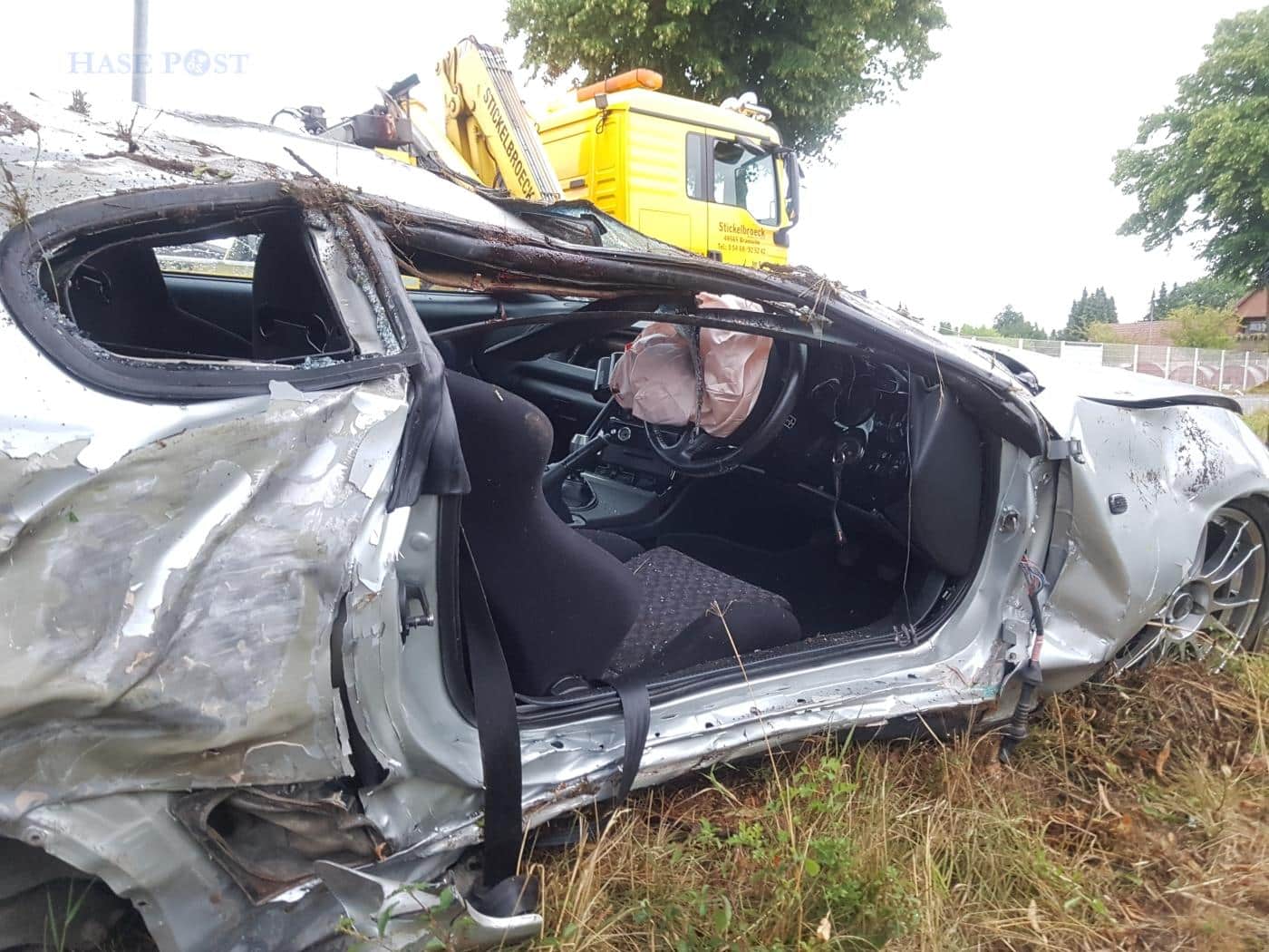 Auto landet kopfüber in Graben – zwei Menschen in Bad Essen verletzt