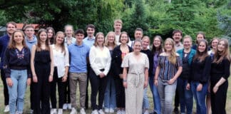 20 junge Leute wurden von einem Team des Bistums Osnabrück im Rahmen des Programms „Freiwillige Dienste im Ausland“ auf ihren einjährigen Freiwilligendienst vorbereitet. / Foto: Bistum Osnabrück / Thomas Arzner