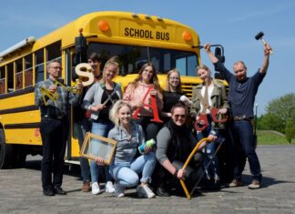 Haltbar machen leicht gemacht: Mobiles Kulturlabor der Universität Vechta macht Halt in Osnabrück Schon von Weitem leuchtet der umgebauter amerikanischer Schulbus und zieht die neugierigen Besucher an. / Foto: Museum für Industriekultur