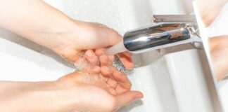 (Symbolbild) Händewaschen