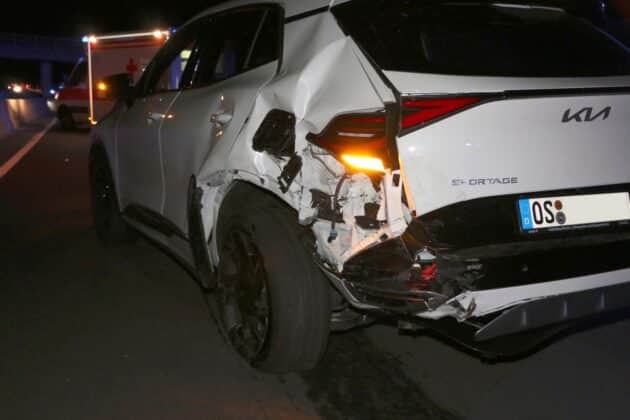 Mehrere Leichtverletzte nach nächtlichem PKW-Zusammenstoß auf der Autobahn