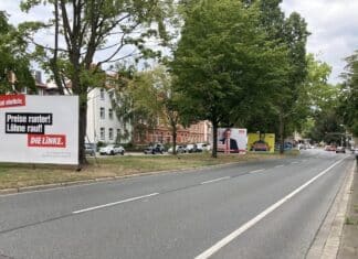 Wahlplakat um Wahlplakat: Der Grünstreifen am Wall strotzt nur so von politisch "schlauen" Sprüchen. / Foto: Schulte