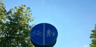 Fußgängerweg (Symbolbild)