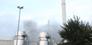 Großbrand in Osnabrück-Hafen: Recyclingcenter am Fürstenauer Weg brennt