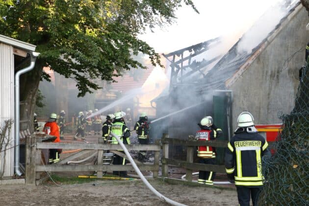 Pferdestall bei Brand in Wallenhorster Ortsmitte zerstört