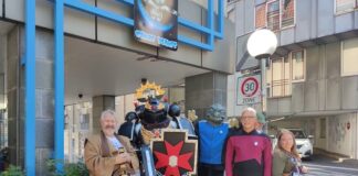 Uwe M., Benjamin C., Jonathan L., Bert H. und Kathrin H. bei der Promotion bei Comic Planet Osnabrück. / Foto: Star Warrior e. V.