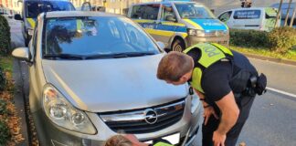 Abbiegeunfall: PKW erfasst Fußgänger in Osnabrück