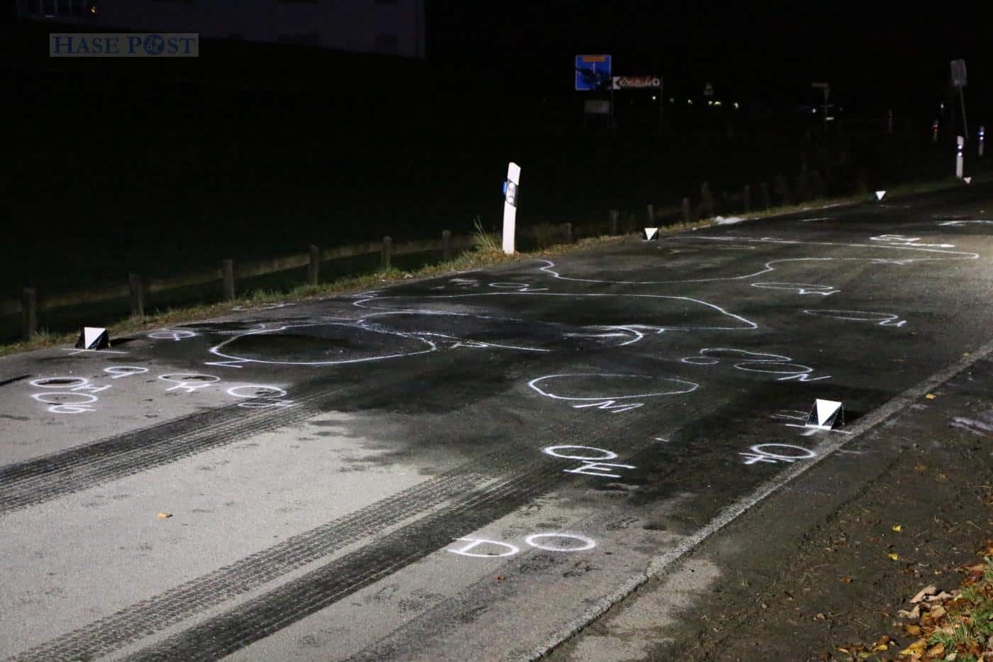 Schlimmer Unfall in Bissendorf: Motorradfahrer stirbt bei Zusammenstoß mit Auto, Fahrzeuge gehen in Flammen auf