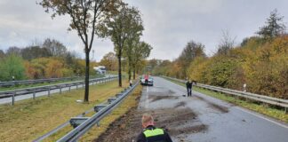 PKW gerät in Autobahnkreuz A30/A33 außer Kontrolle