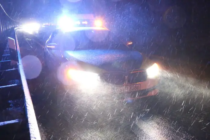 Polizei auf Autobahn in Dissen