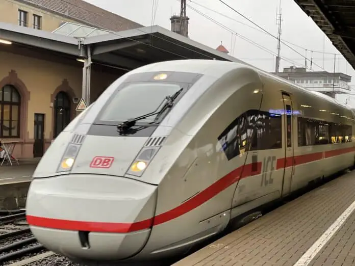 ICE der Deutschen Bahn im Hauptbahnhof Osnabrück, Foto: Pohlmann