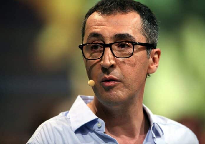 Özdemir will Putenhaltung gesetzlich regeln