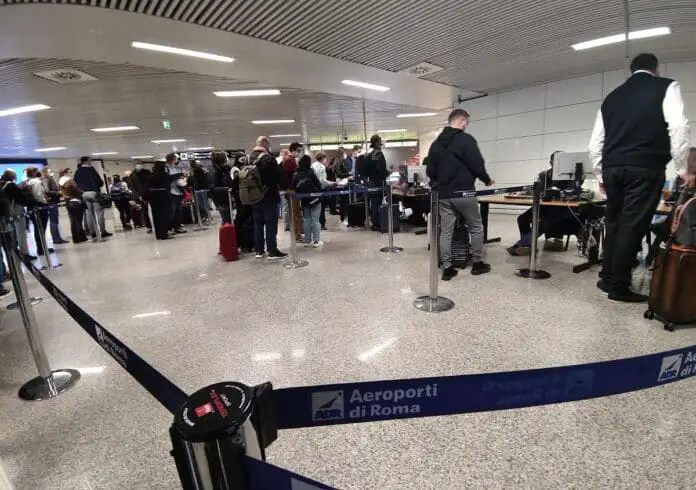 Italien ordnet Corona-Tests für Reisende aus China an