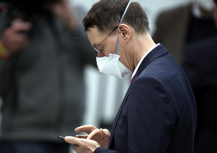 Lauterbach wohnt wieder allein