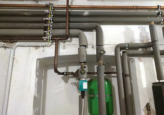 Energiepreisbremsen helfen vor allem Haushalten in Städten