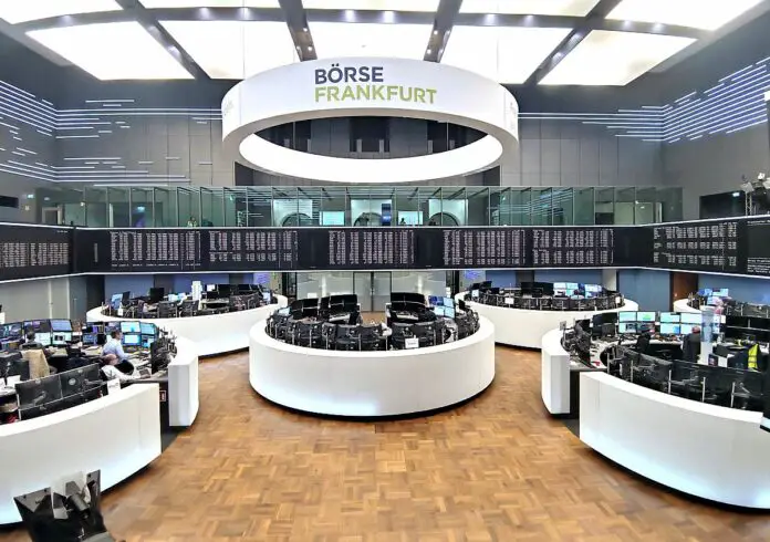 DAX startet mit Abschlägen – Öl billiger