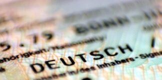 Deutsche bei Plänen für erleichterte Einbürgerung gespalten