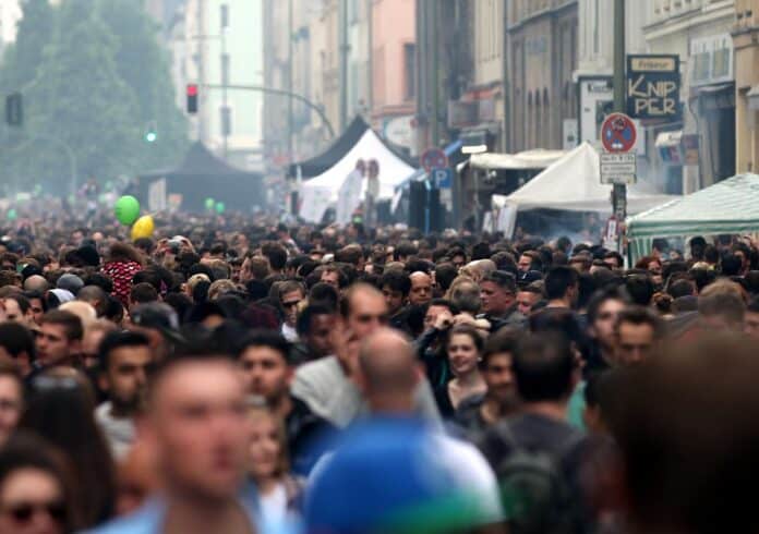 Umfrage: Deutsche fühlen sich wieder freier als 2021