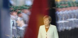 Merkel mit Blick auf Zwei-Prozent-Ziel selbstkritisch