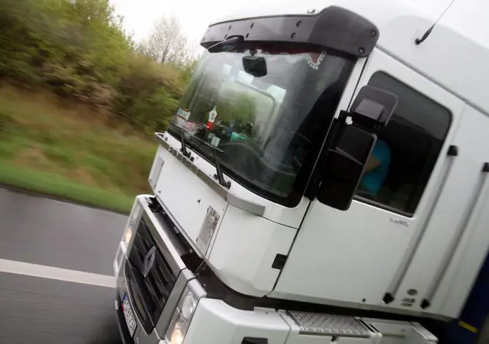 Verkehrsminister nennt Bedingungen für Lkw-Klimamaut