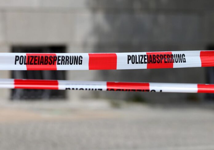 Symbolbild: Polizeiabsperrung