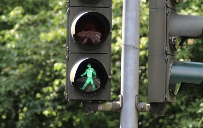 Fußgängerampel (Symbolbild)