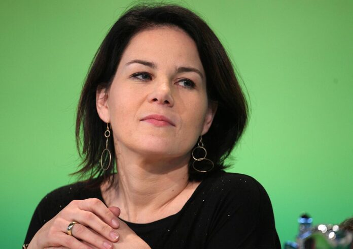 Außenministerin Baerbock zu Überraschungsbesuch in der Ukraine