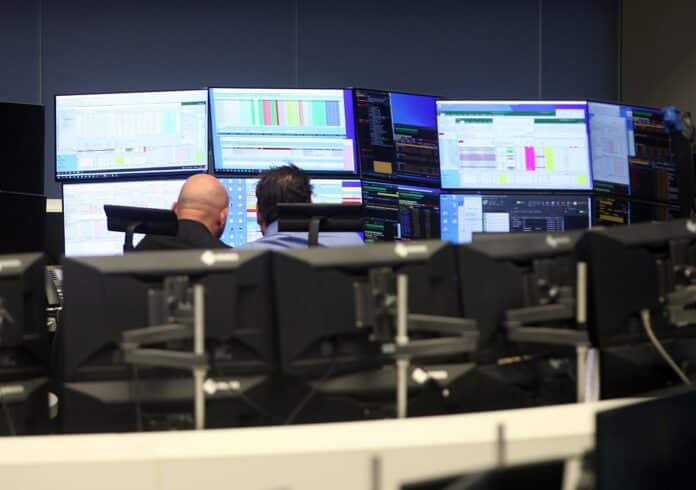 DAX freundlich - Gaspreis auf tiefstem Stand seit über 13 Monaten