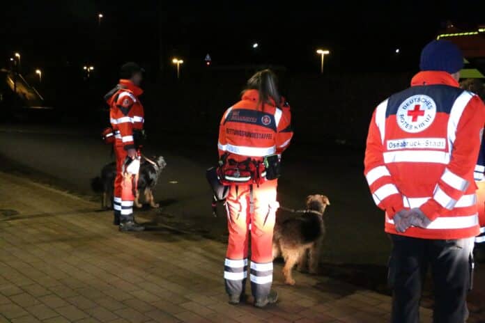Einsatzbesprechung der Rettungshundestaffel Einsatzbesprechung Rettungshundestaffel