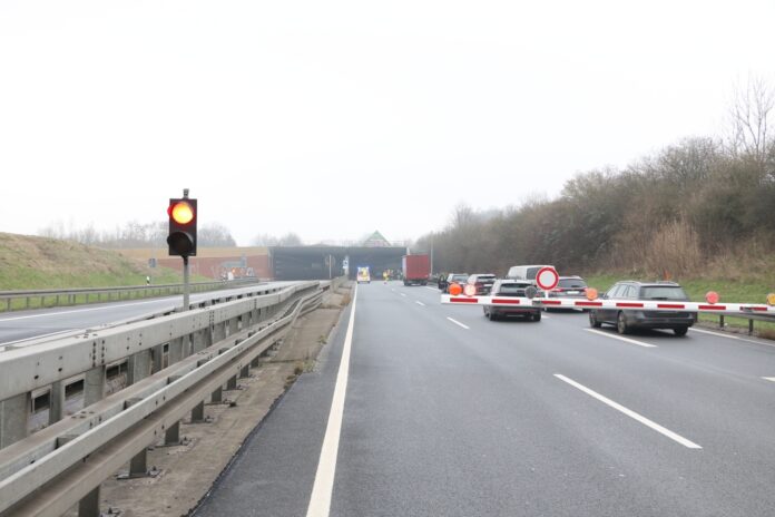 Gesperrter Autobahntunnel A33 / Foto: Westermann