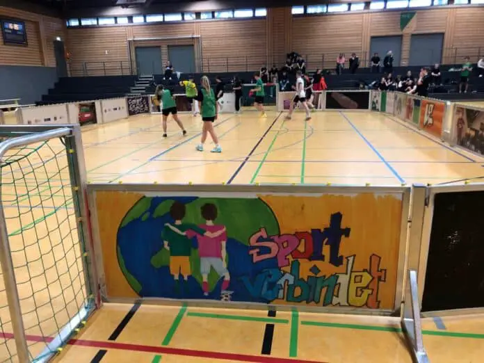 Fußball spielen gegen Diskriminierung / Foto: Stiftung niedersächsische Gedenkstätten