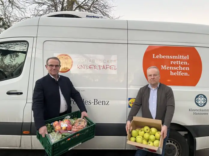 Vorsitzender Stiftung Stahlwerk Georgsmarienhütte Ansgar Pohlmann (links) und Tafelchef Hermann Große-Marke / Foto: Hirsch