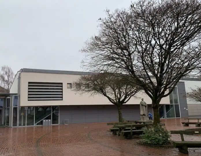 Sporthalle Gymnasium Carolinum / Foto: Guss