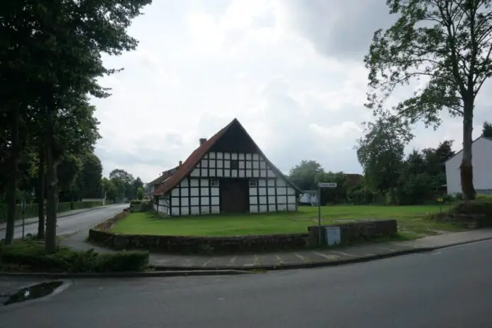 Fachwerkhaus Schulstraße 6 in Lienen / Foto: Knappheide Fachwerkhaus Schulstraße 6 in Lienen / Foto: Knappheide