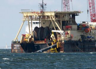 Pipeline-Verlegeschiff