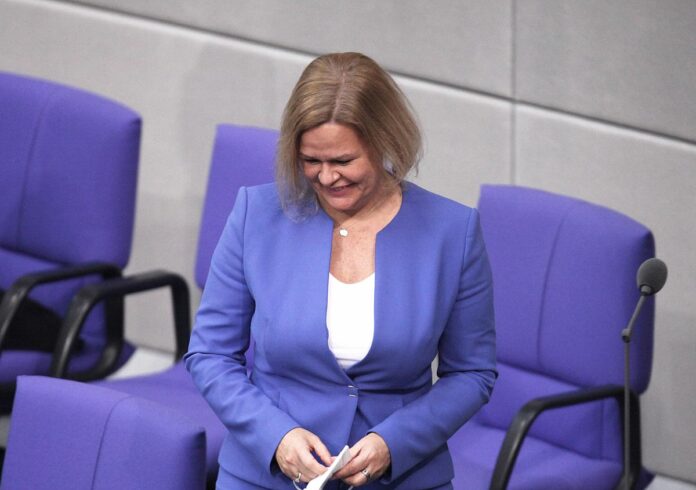 Hessischer Ministerpräsident lobt SPD-Herausforderin Faeser