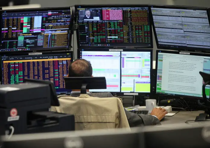 DAX schwach - Verbraucherkonsum macht Sorge, Pharma stark