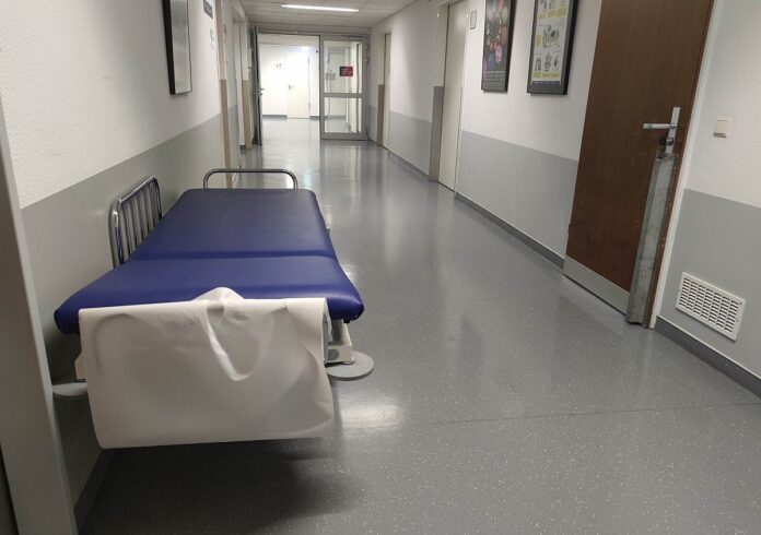 Bett im Krankenhaus / dts