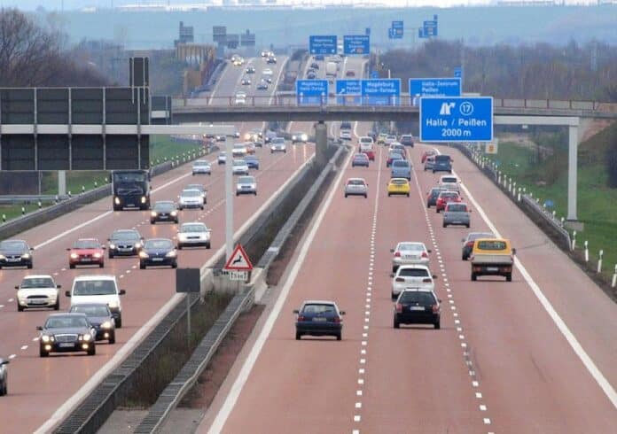 Autobahn (Symbolbild)