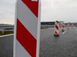 (Symbolbild) Autobahn-Baustelle